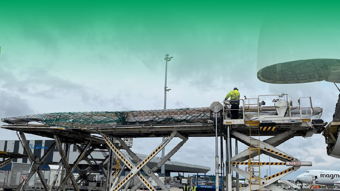 查浦曼完成20m超长工业设备时效空运项目